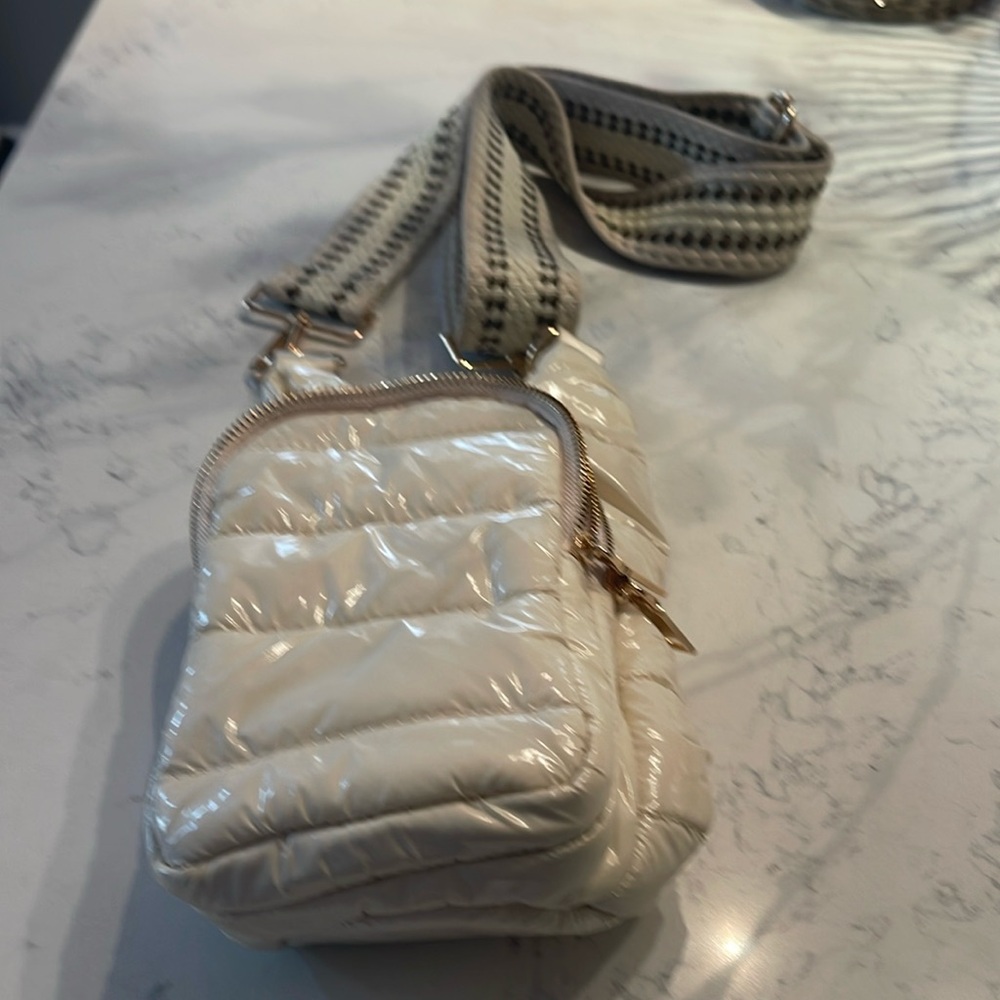 Has many compartments and adjustable straps used just a few times this summer